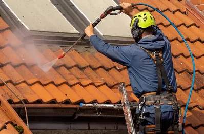 Démoussage et hydrofuge de toiture au Barcarès